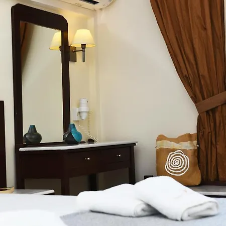 Phaistos Hotel 2*