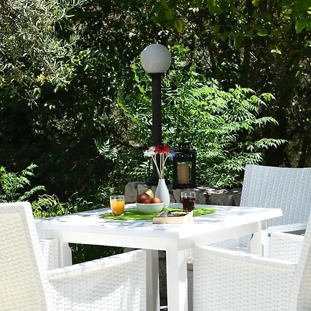 Phaistos Hotell 2*