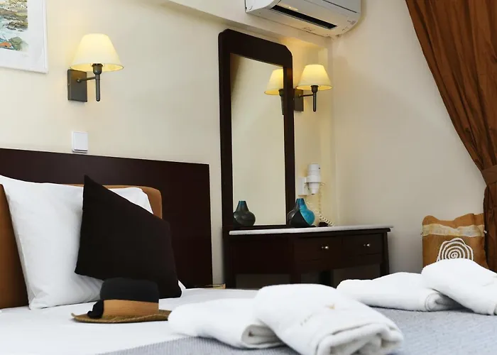 Phaistos מלון טולון